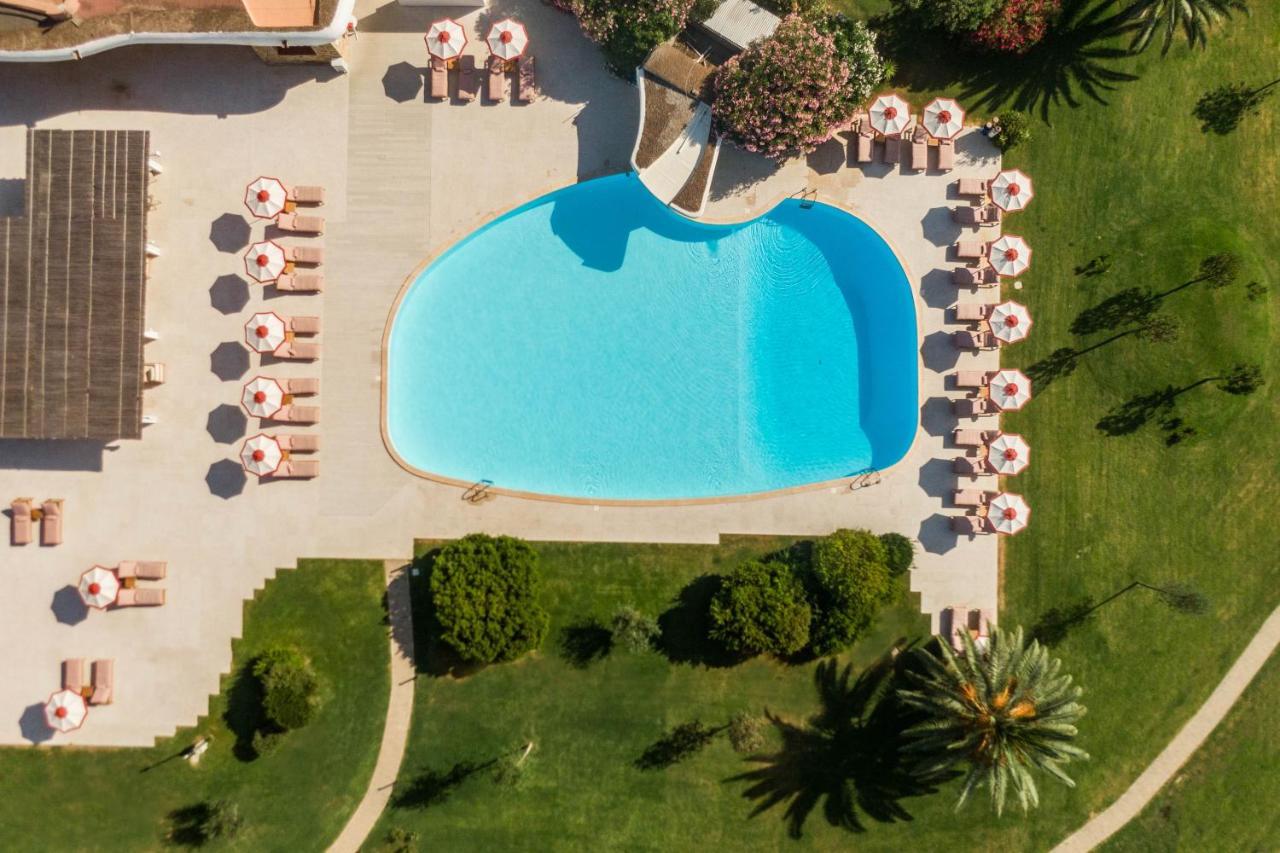 Is Molas Resort بولا المظهر الخارجي الصورة