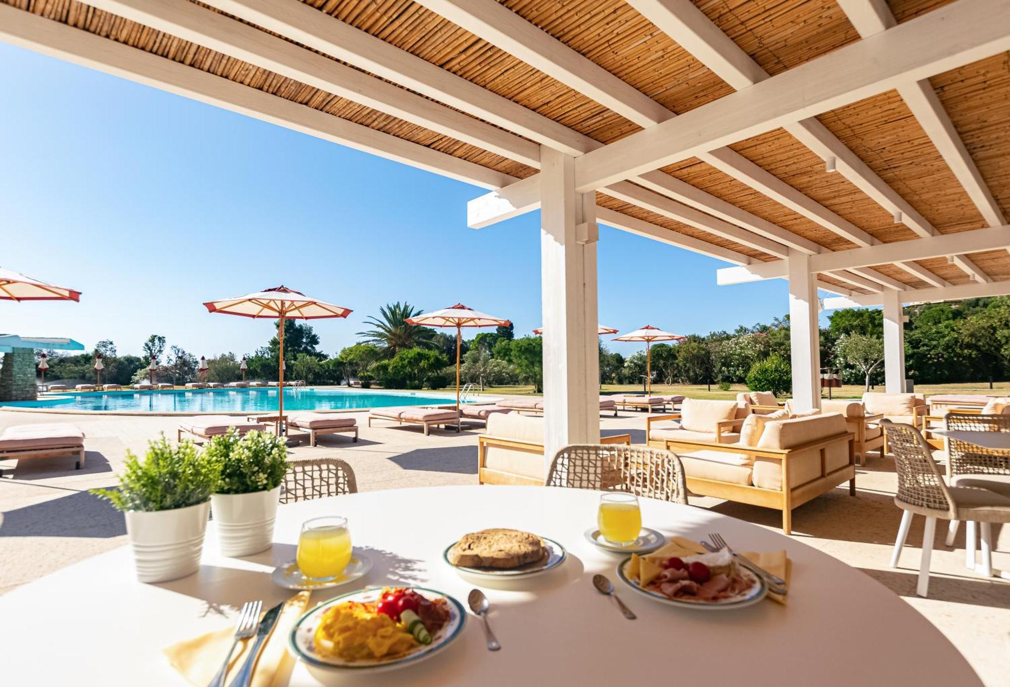 Is Molas Resort بولا المظهر الخارجي الصورة